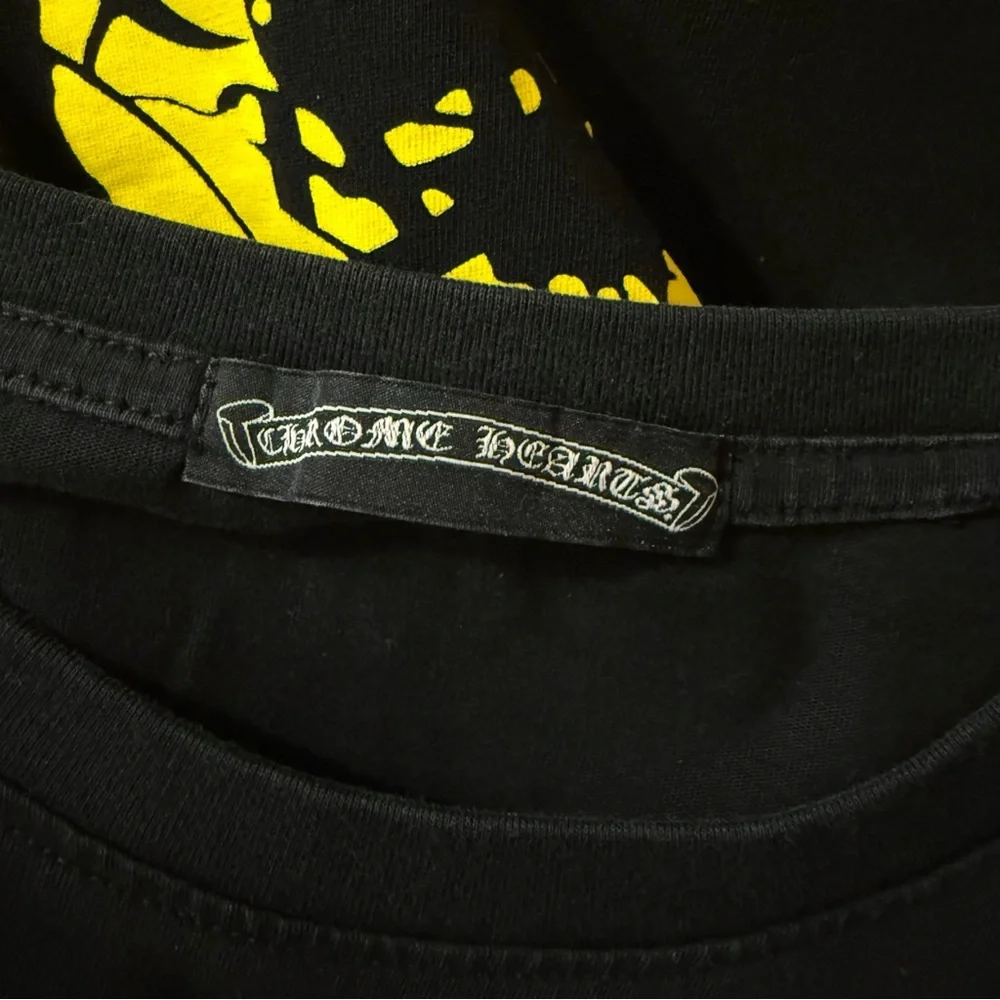CHROME HEARTS BLACK YELLOW LOGO PRINT CH CHEST POCKET CREWNECK TEE SHIRT - Picture 7 of 10